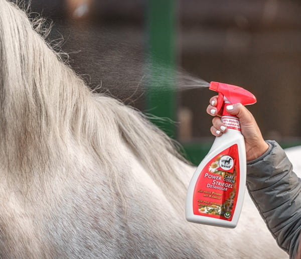 Leovet Power Striegel mit Kamille helle Pferde 550ml